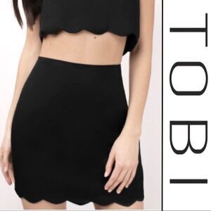 Tobi Scalloped Mini Skirt
